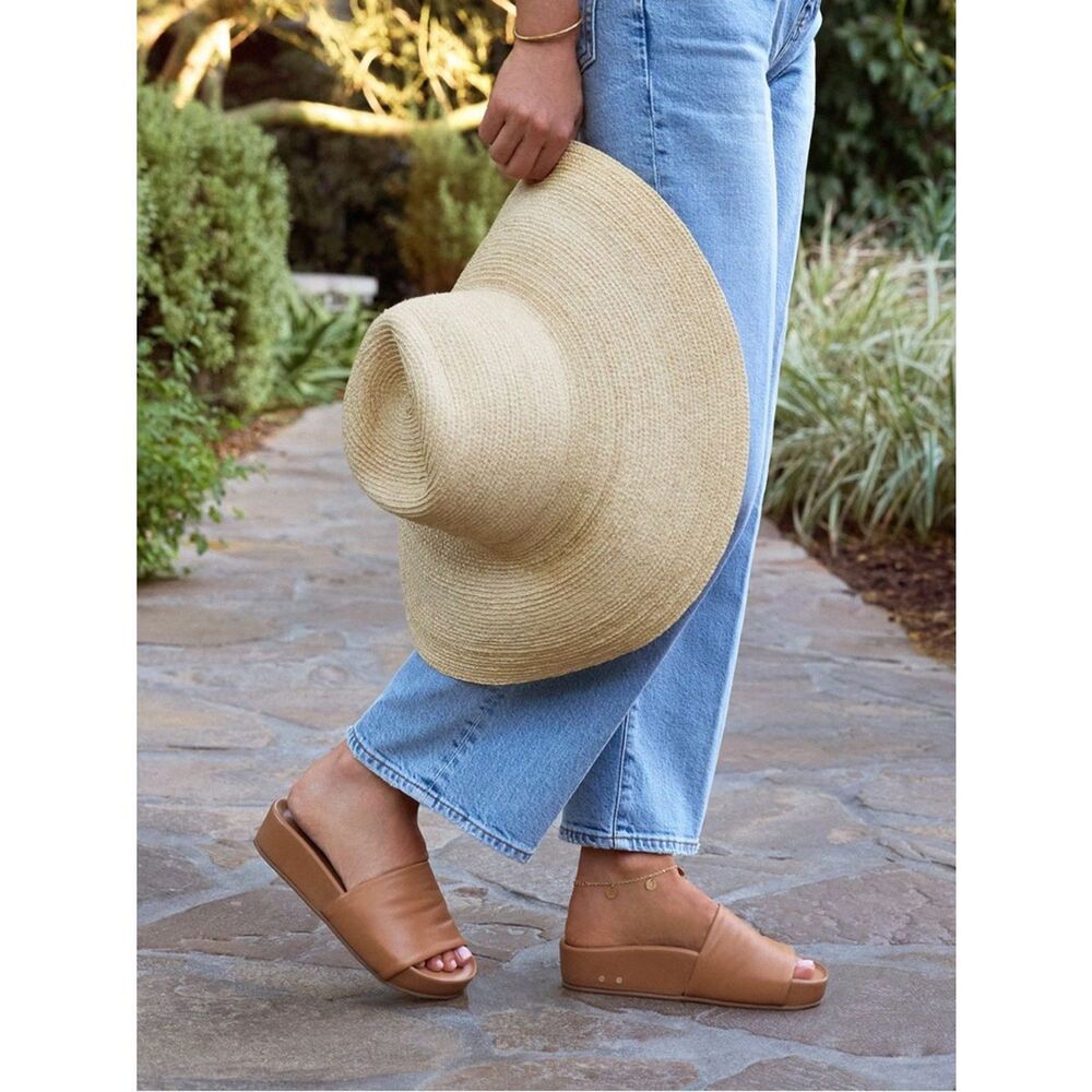 beek Pelican Leather Platform Sandal in Honey/Tan Slides size 10